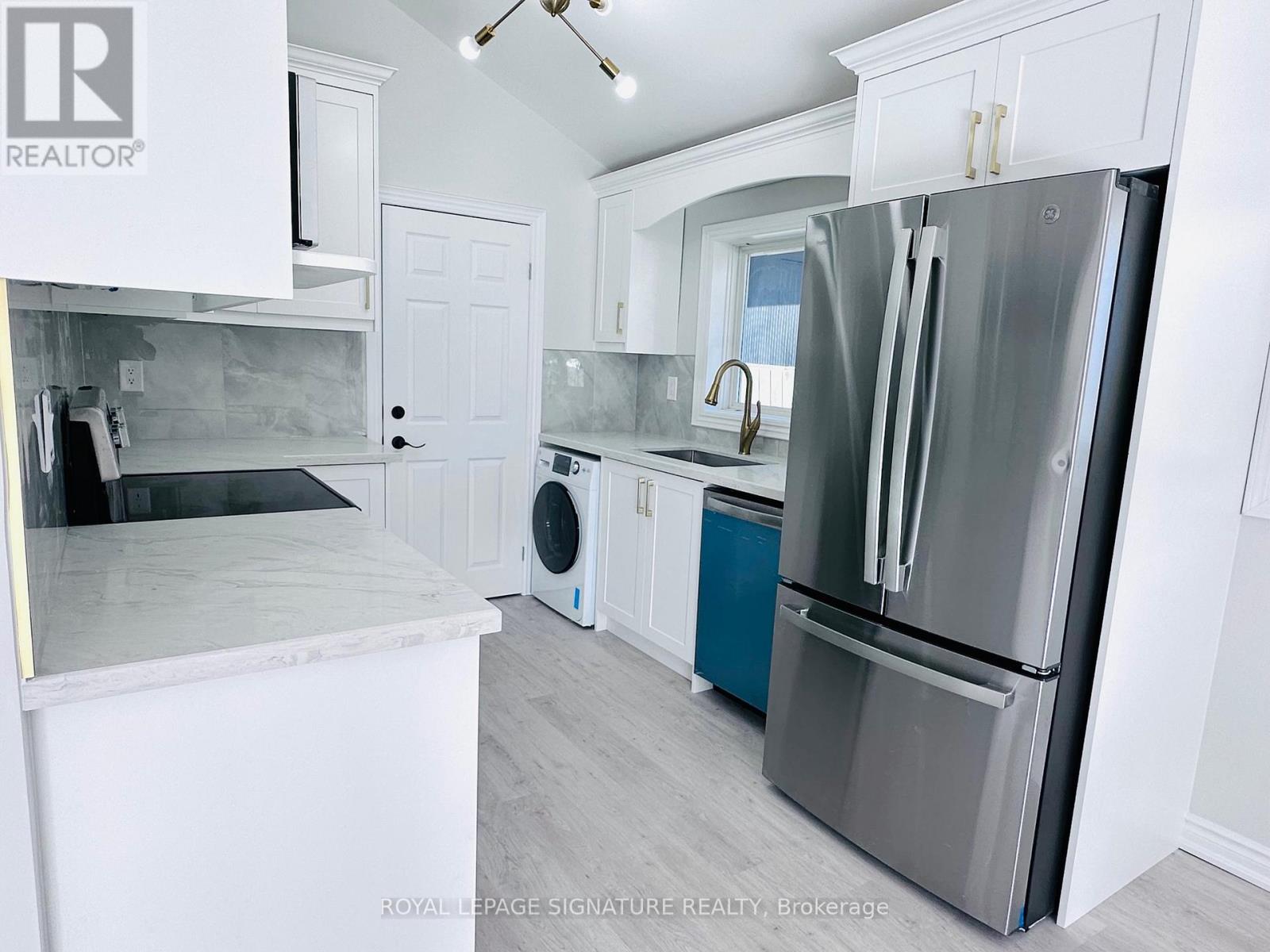 MLS® listing #29182279 for sale located at 55 MUNSON CRESCENT