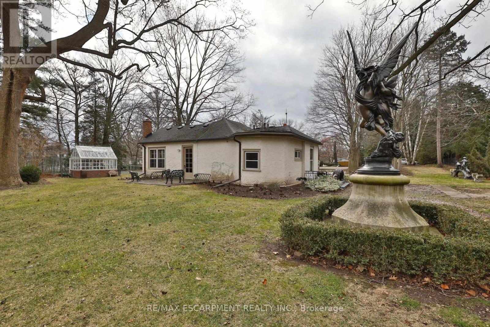 MLS® listing #29182483 for sale located at COTTAGE - 243 SHOREACRES ROAD