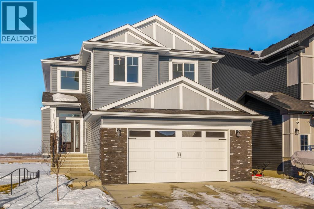 MLS® listing #29182541 for sale located at 804 Lakewood Circle