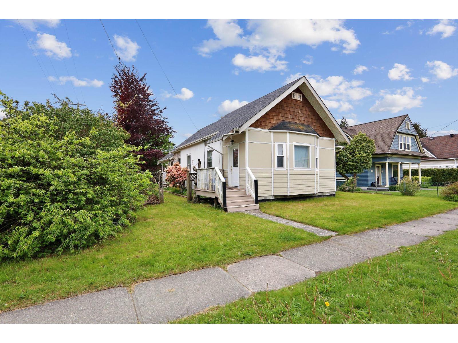 MLS® listing #29182899 for sale located at 45858 REECE AVENUE|Chilliwack Proper West