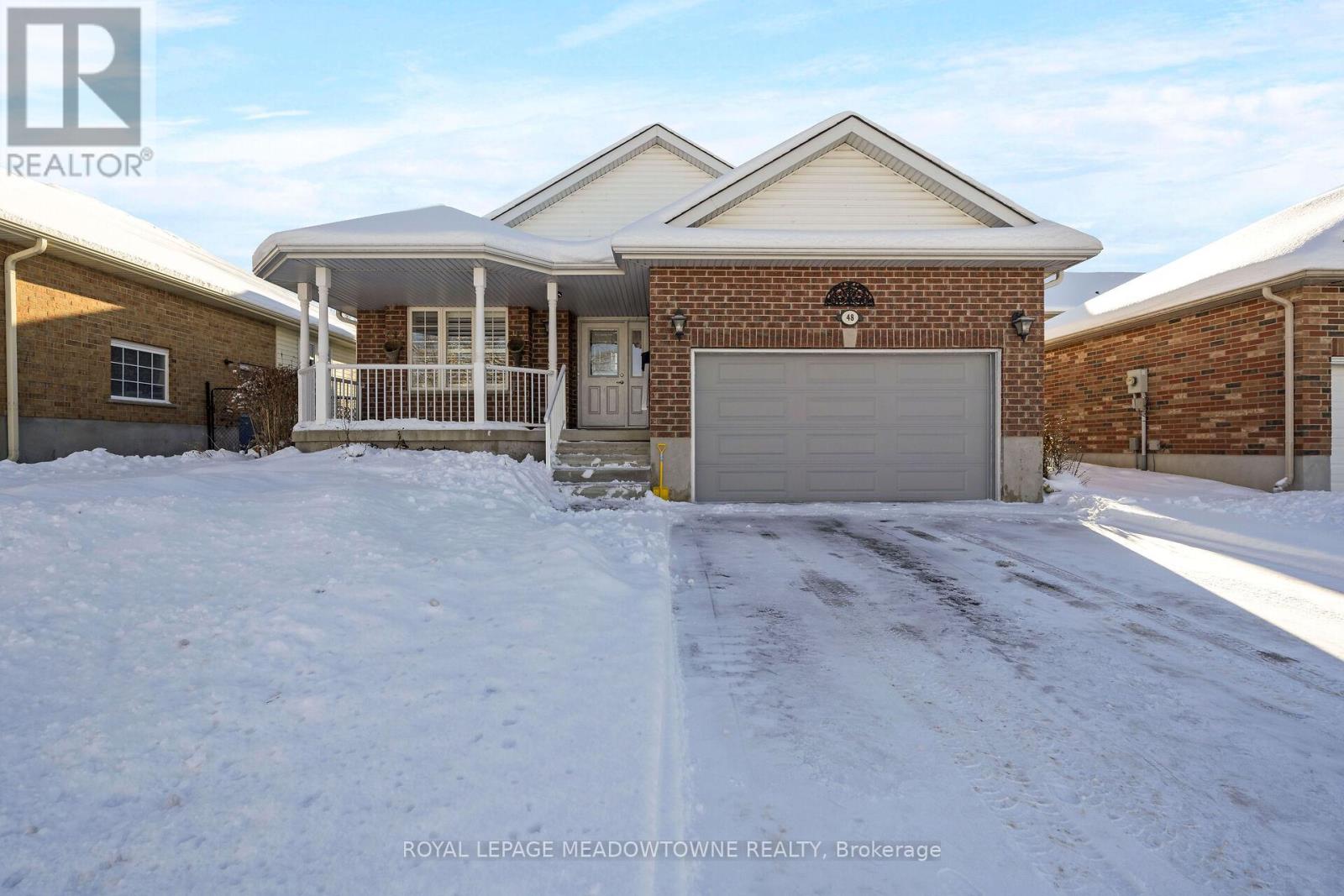 MLS® listing #29183304 for sale located at 48 DICKINSON COURT