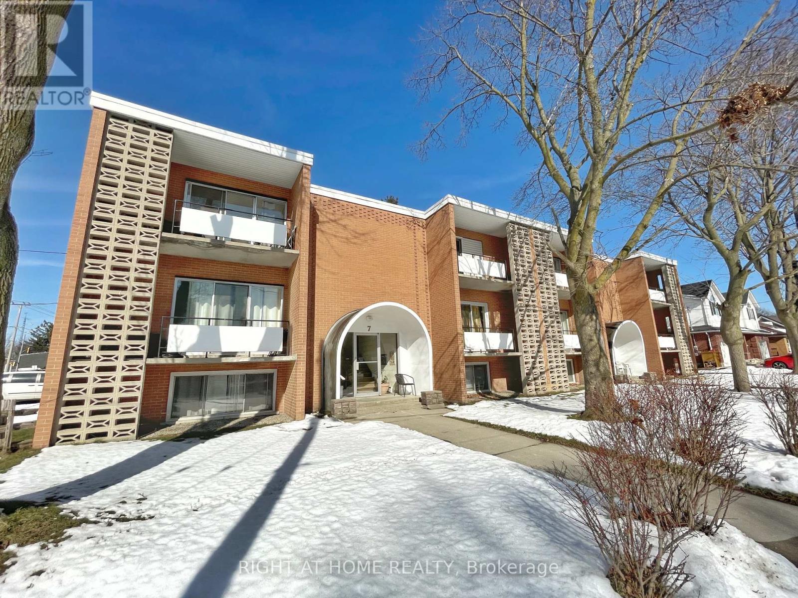 MLS® listing #29185776 for sale located at 7-9 ROSEMOUNT DRIVE