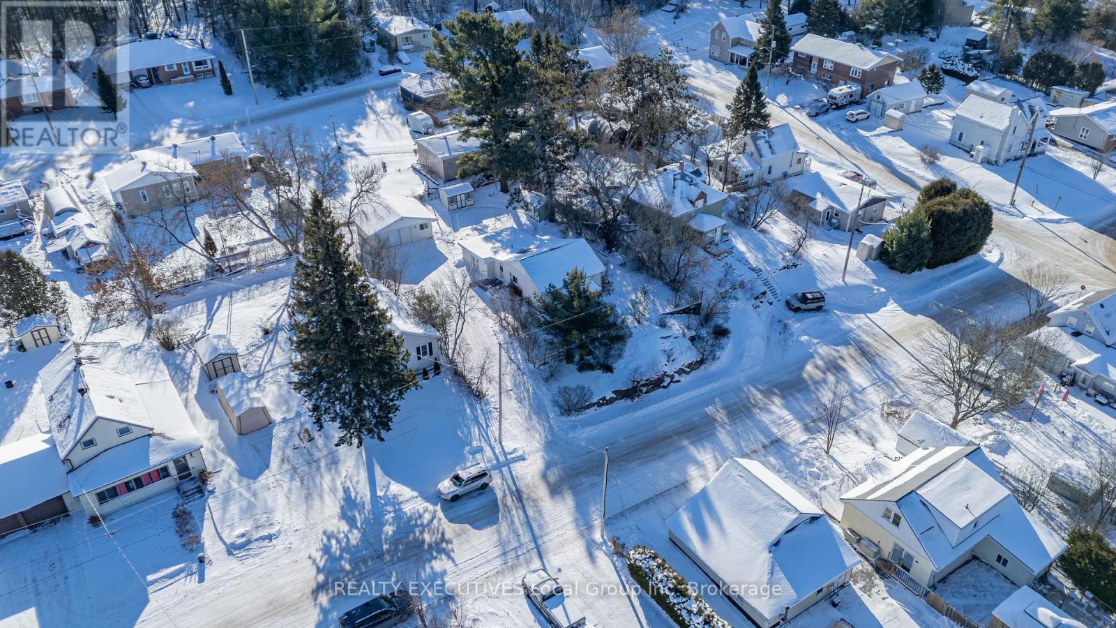 MLS® listing #29186428 for sale located at 141 BAY STREET