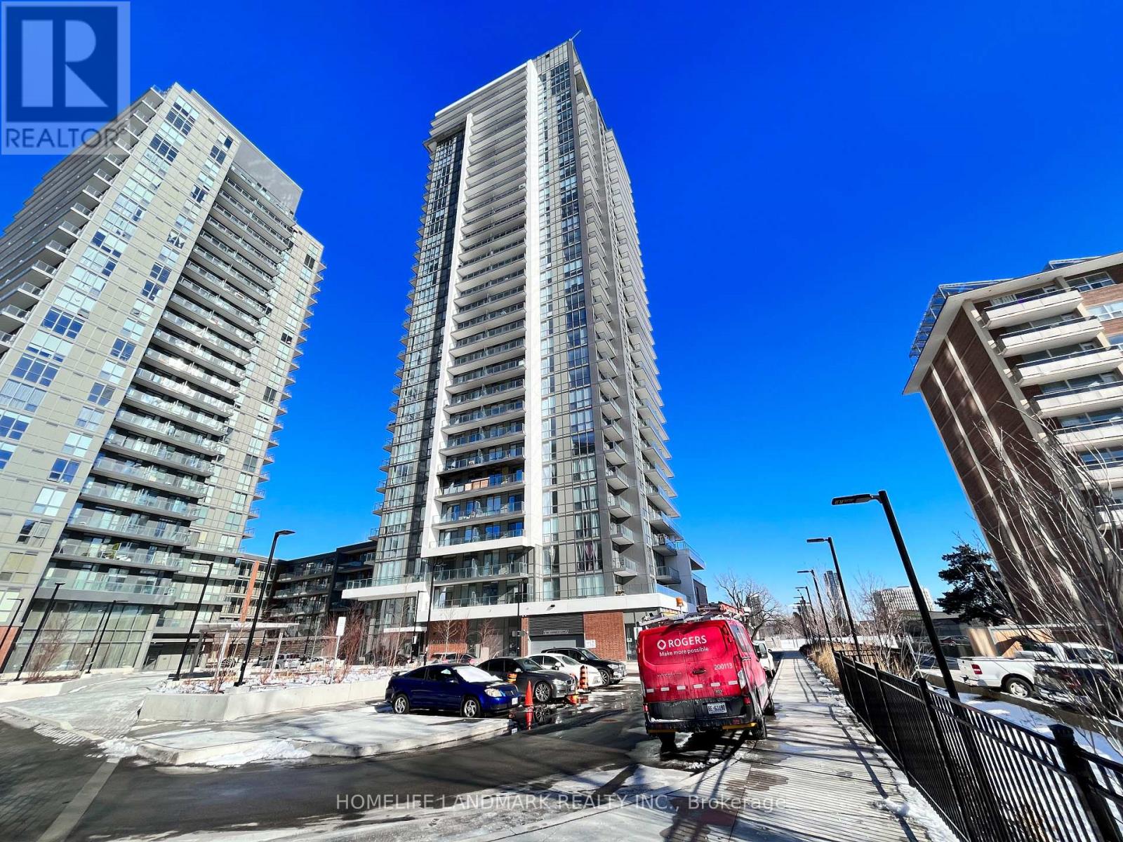 MLS® listing #29186548 for sale located at 412 - 32 FOREST MANOR ROAD