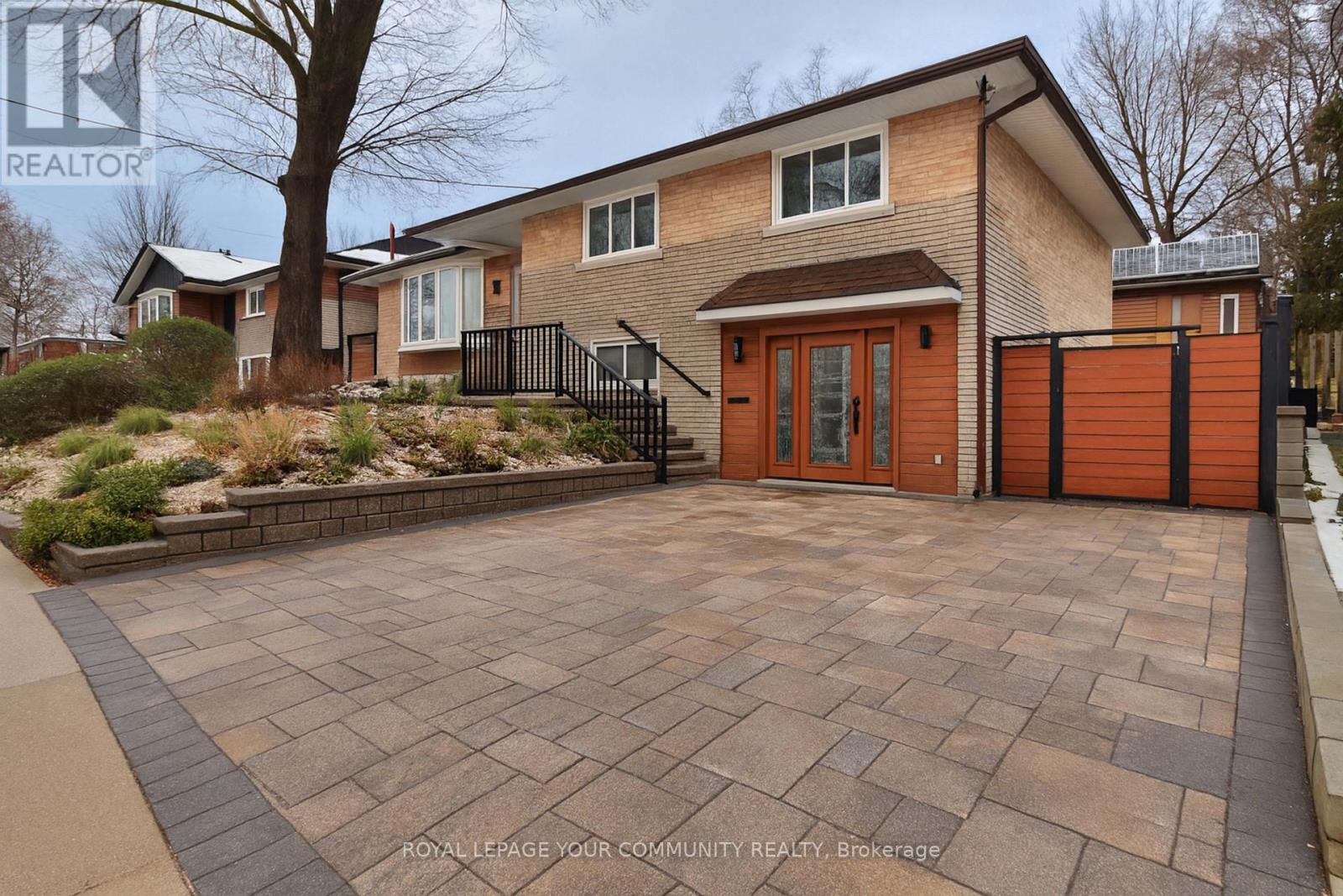 MLS® listing #29186656 for sale located at 20 BURNVIEW CRESCENT