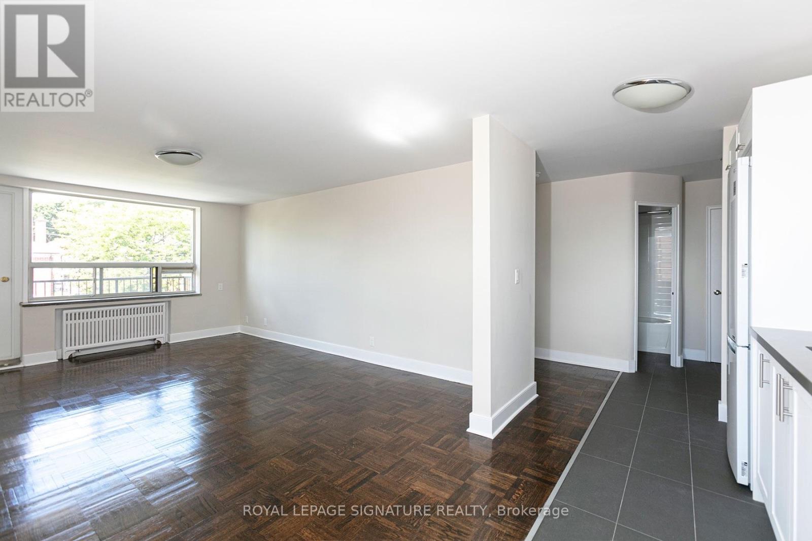 MLS® listing #29186834 for sale located at 401 - 990 AVENUE ROAD