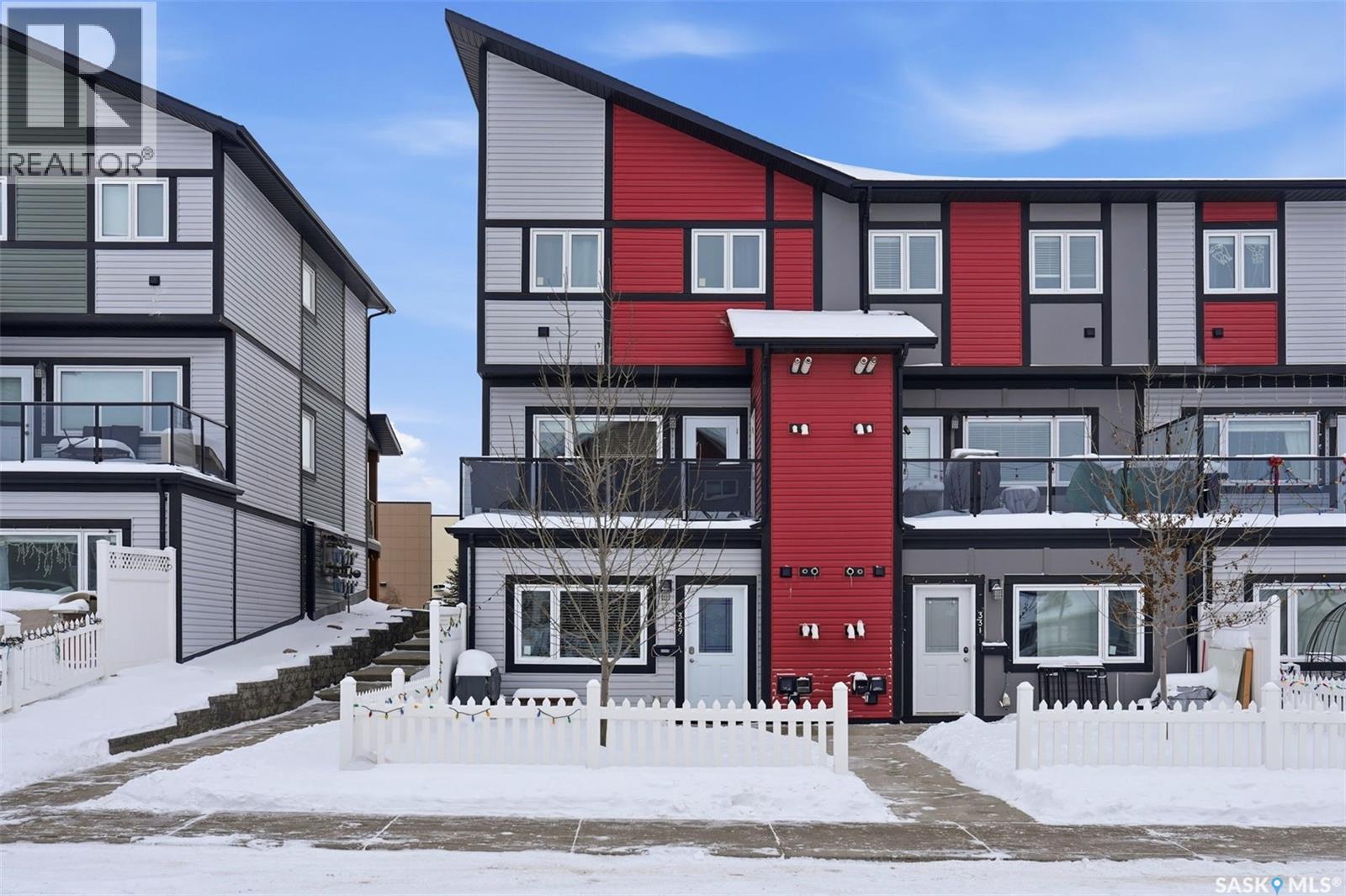 MLS® listing #29189927 for sale located at 329 320 Cornish ROAD