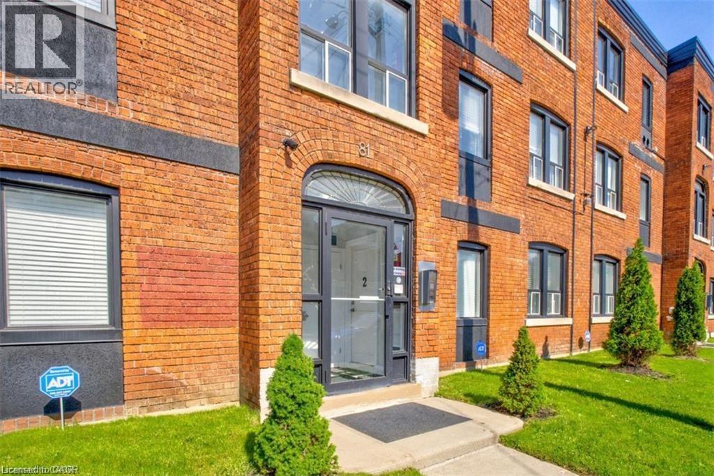 MLS® listing #29190018 for sale located at 81 GIBSON Avenue Unit# 2