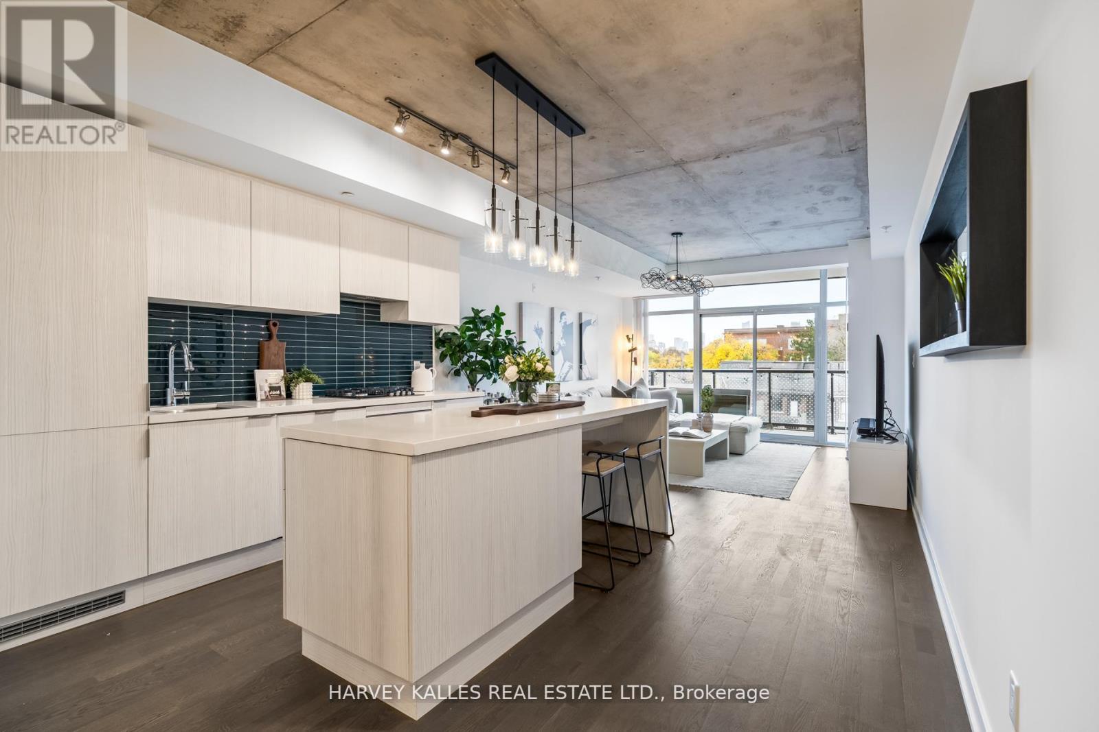 MLS® listing #29190576 for sale located at 318 - 109 OSSINGTON AVENUE