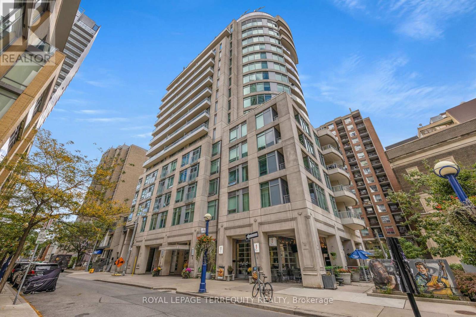 MLS® listing #29191559 for sale located at 1410 - 8 SCOLLARD STREET