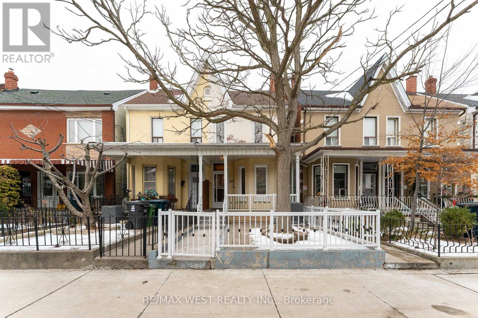 MLS® listing #29191767 for sale located at 205 MARKHAM STREET