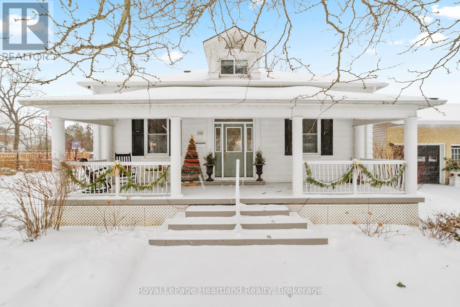 MLS® listing #29193519 for sale located at 105 QUEBEC STREET