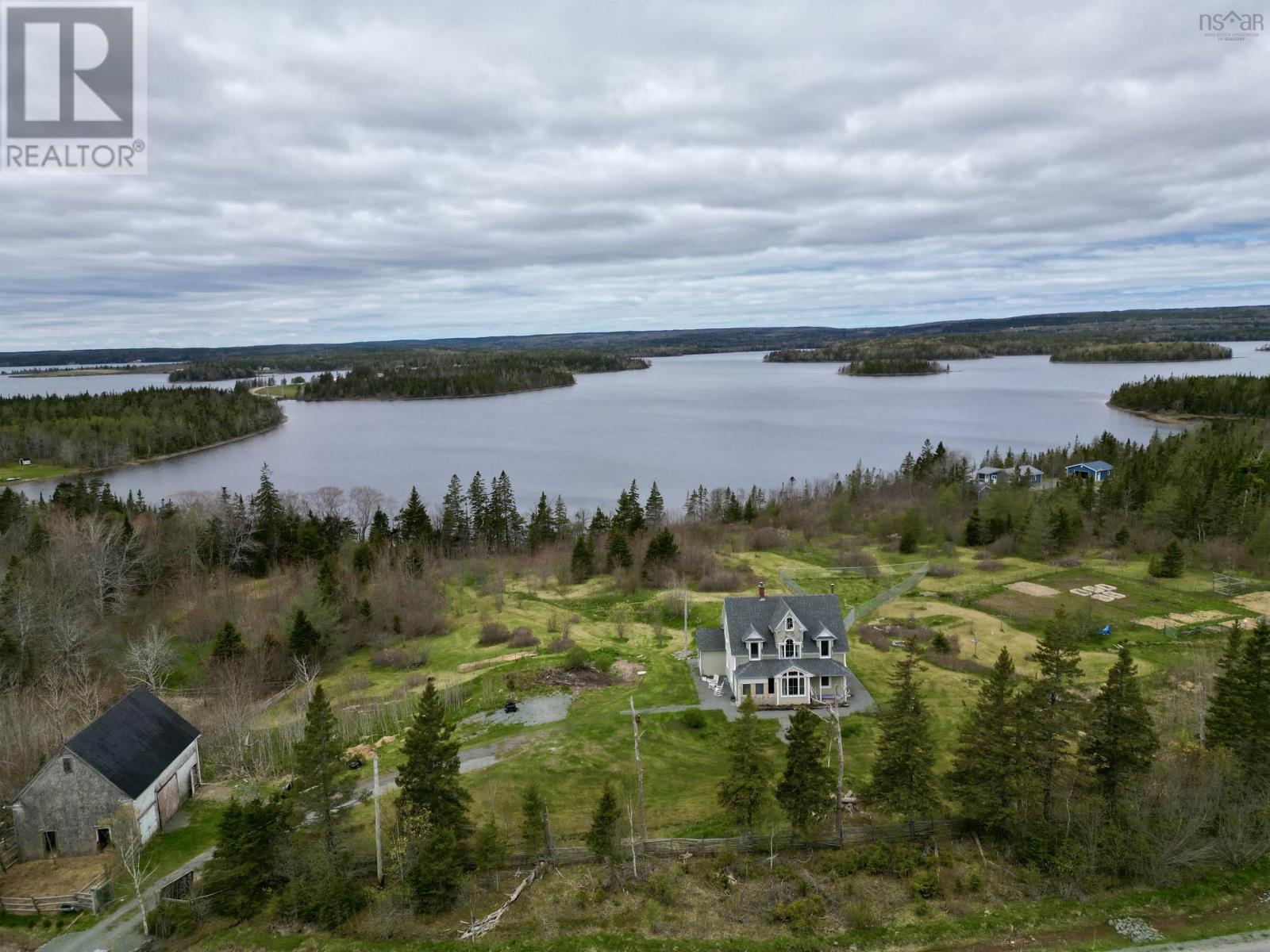 MLS® listing #29193659 for sale located at 3463 Loch Lomond Rd.