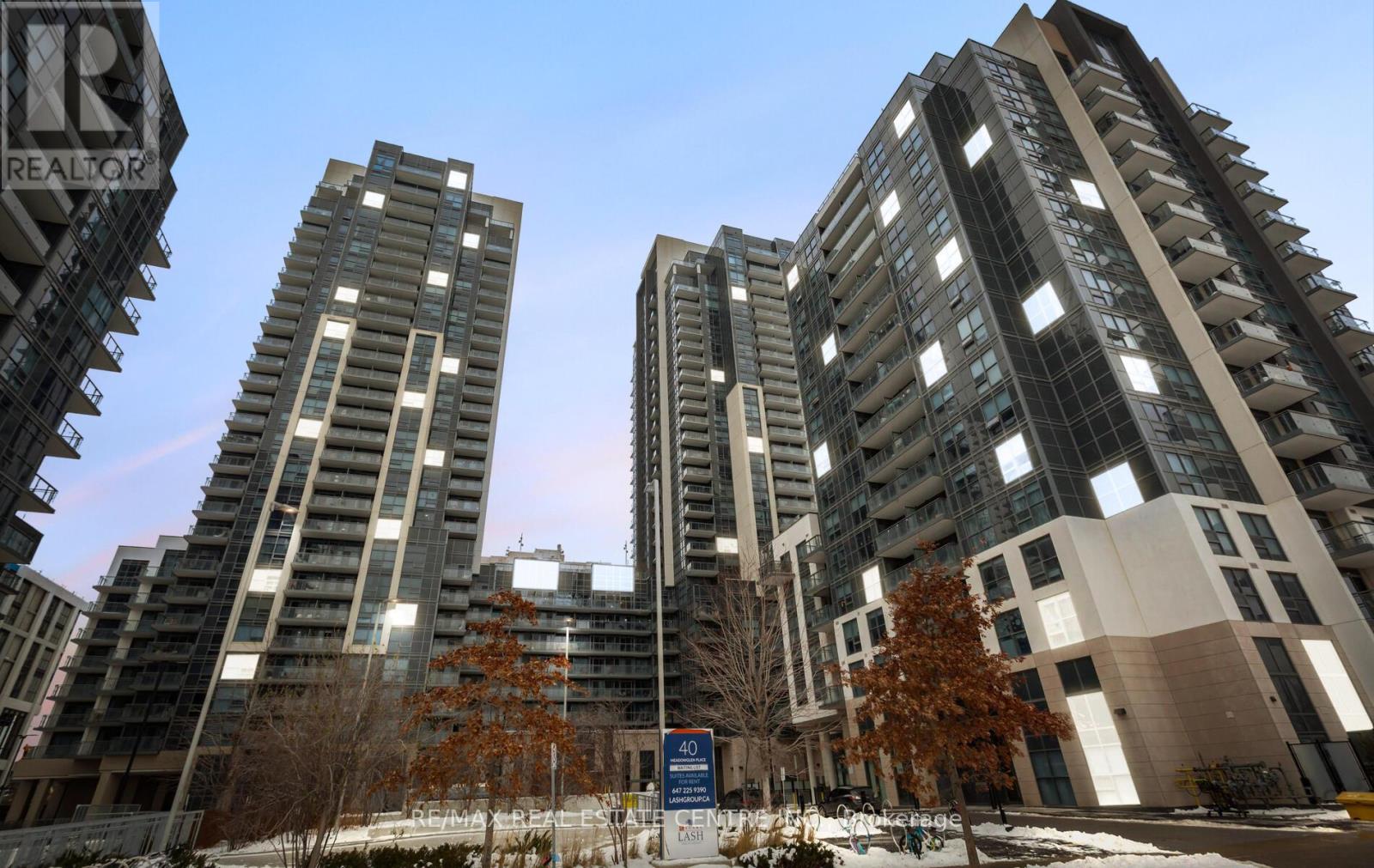 MLS® listing #29193668 for sale located at 1709 - 30 MEADOWGLEN PLACE