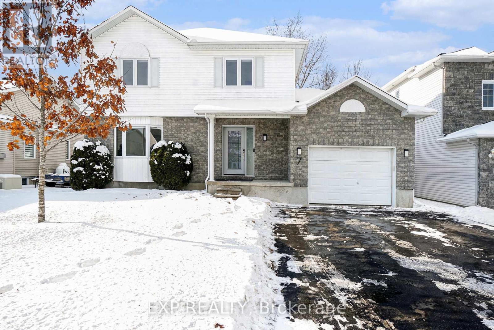 MLS® listing #29193783 for sale located at 7 MERLIN STREET