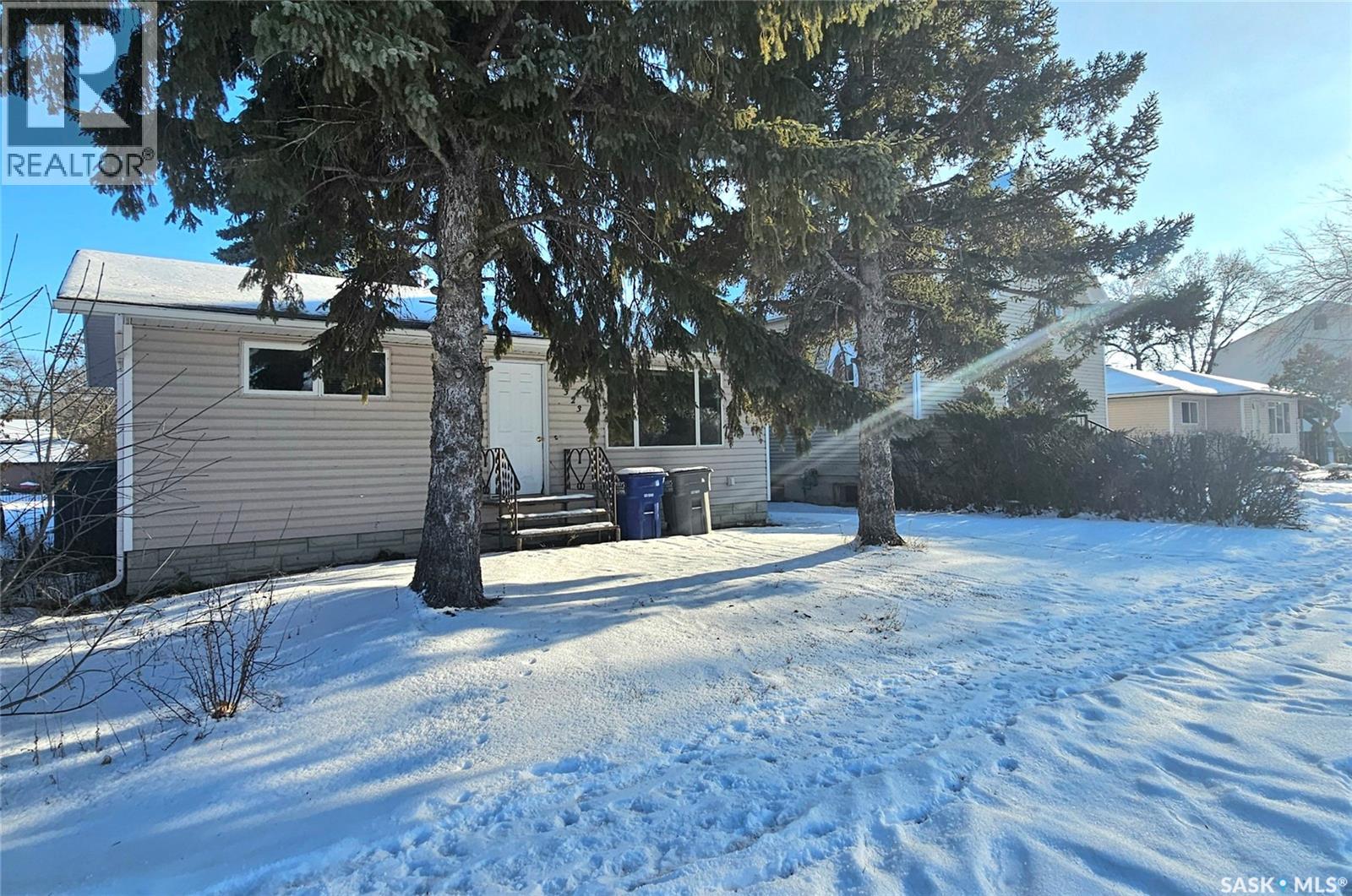 MLS® listing #29193942 for sale located at 323 Thompson STREET