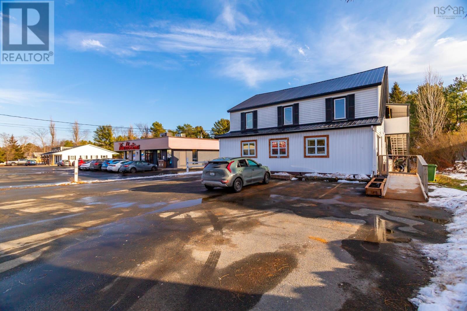 MLS® listing #29194522 for sale located at 752 Central Avenue