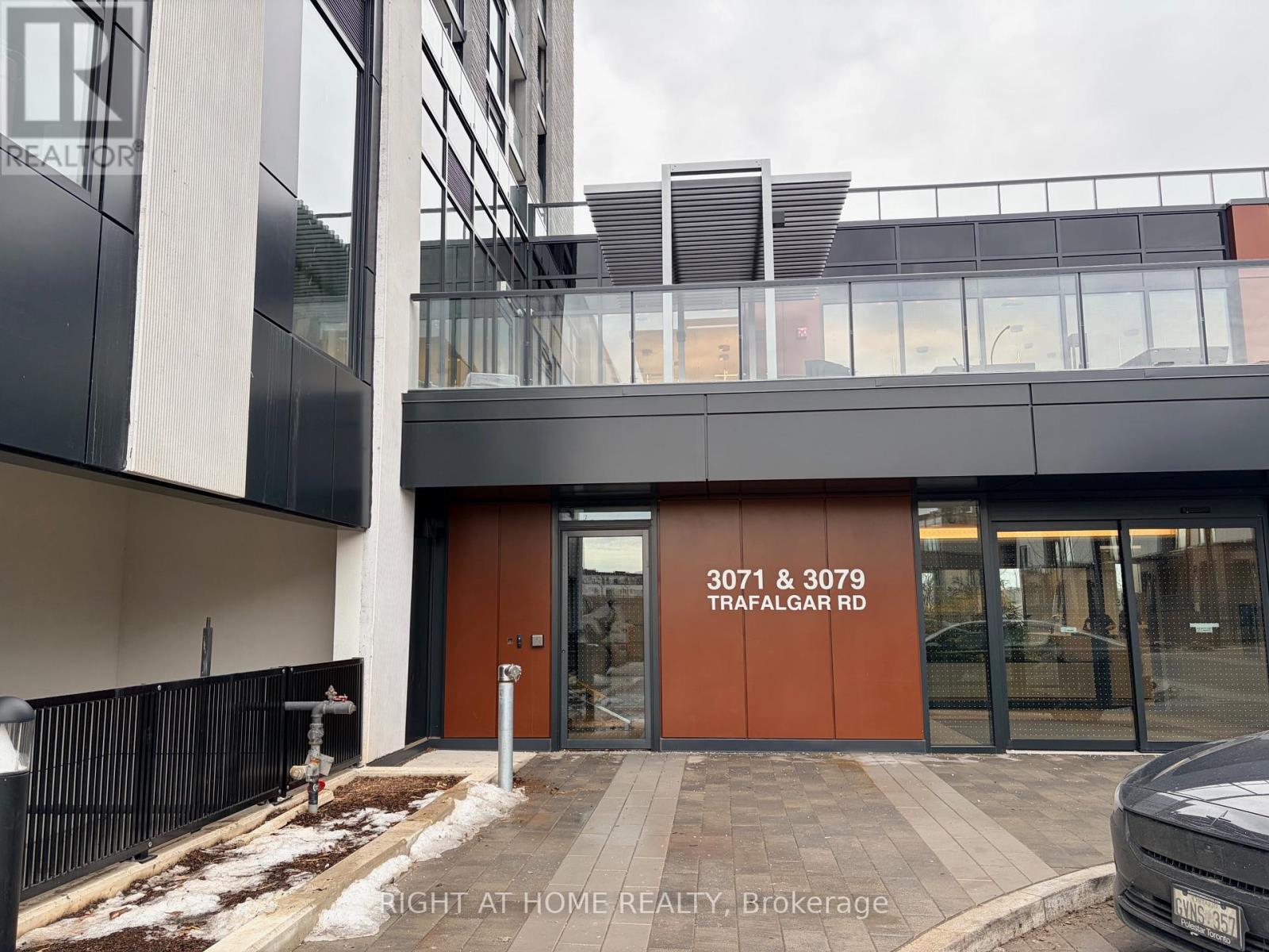 MLS® listing #29195641 for sale located at 1505 - 3071 TRAFALGAR ROAD