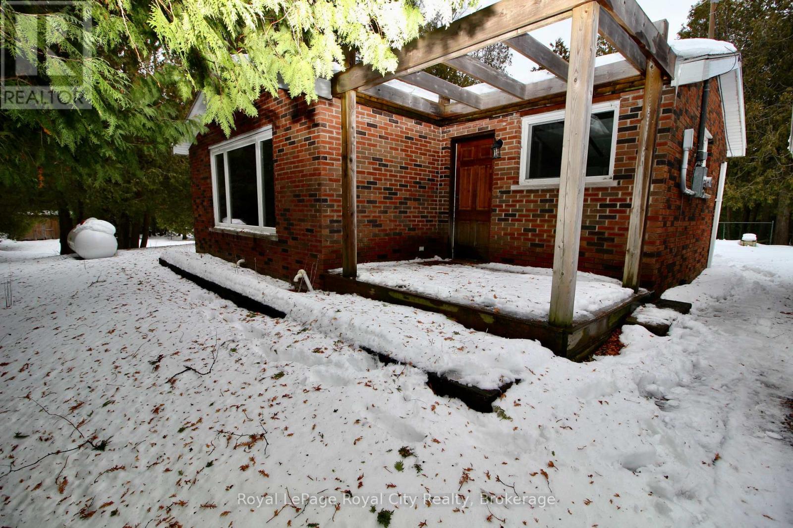 MLS® listing #29195948 for sale located at 4616 6 HIGHWAY