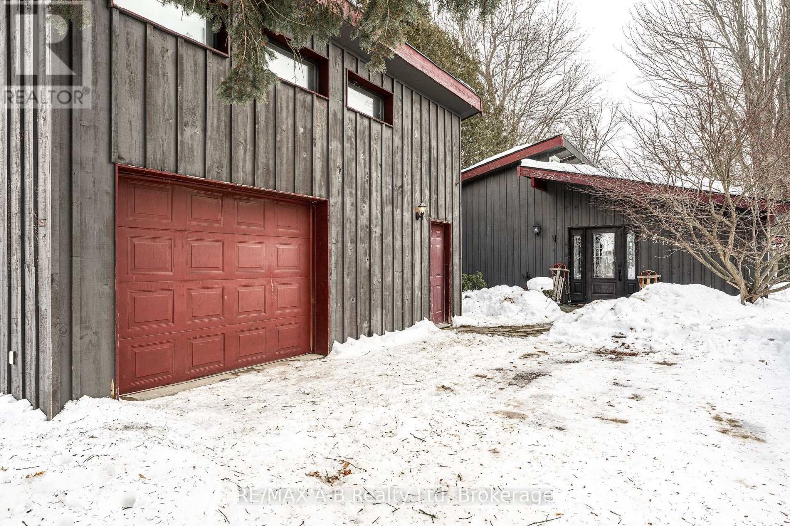 MLS® listing #29196650 for sale located at 250 ORCHARD AVENUE