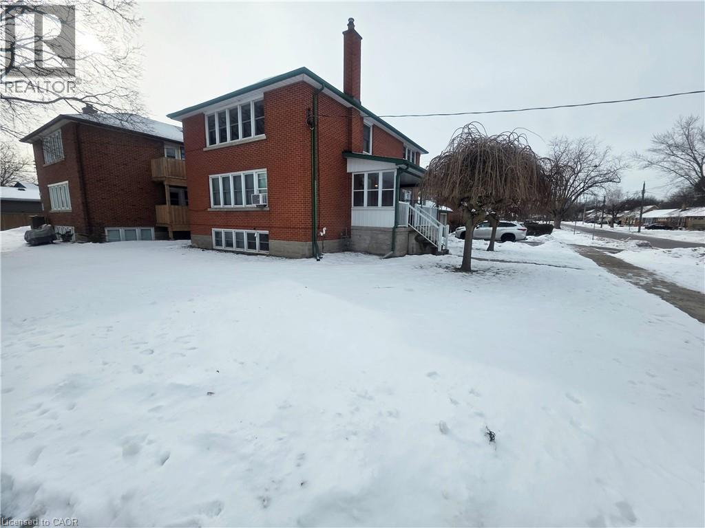 MLS® listing #29196916 for sale located at 69 EDINBURGH Road Unit# 3