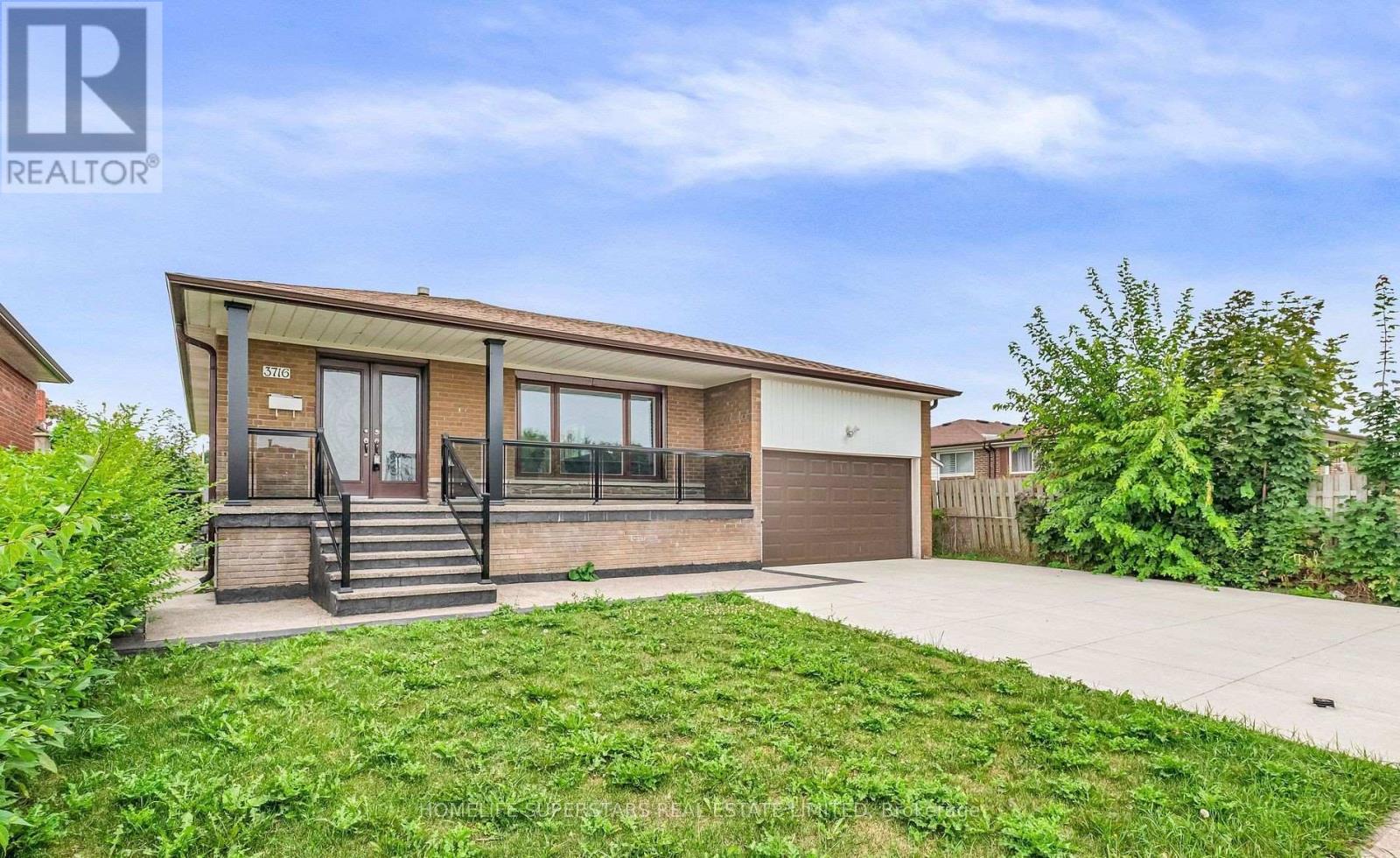 MLS® listing #29198496 for sale located at UPPER LEVEL - 3716 TEESWATER ROAD