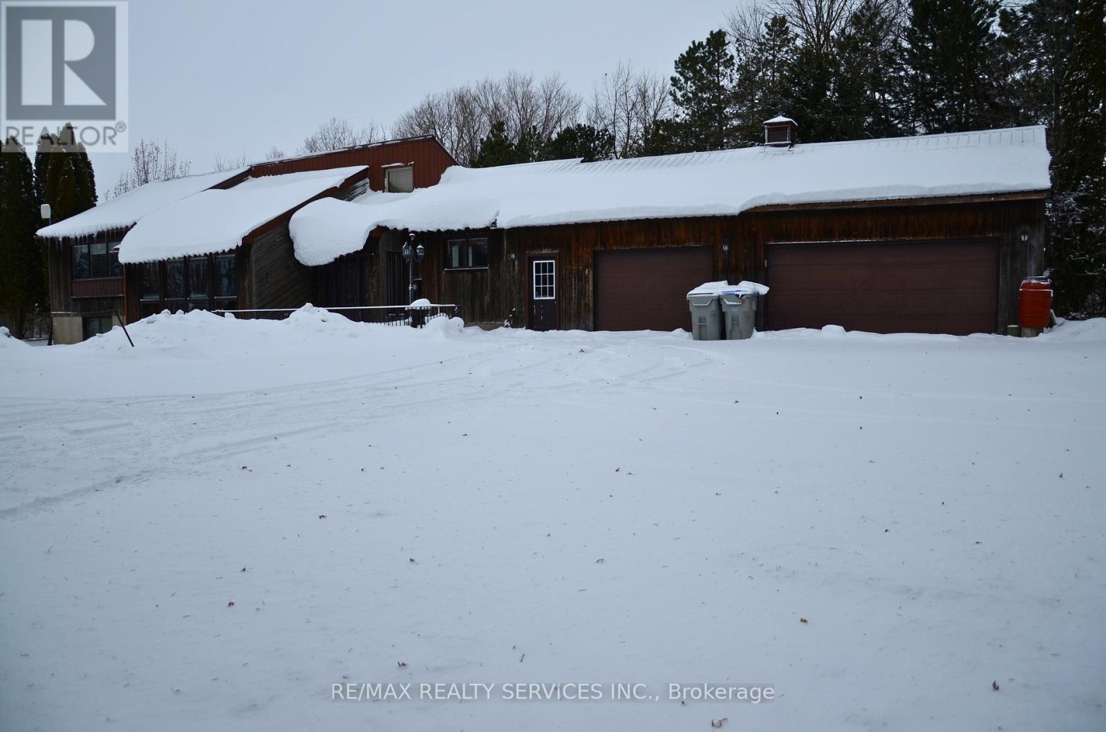 MLS® listing #29198846 for sale located at 1045 TREMAINE AVENUE S