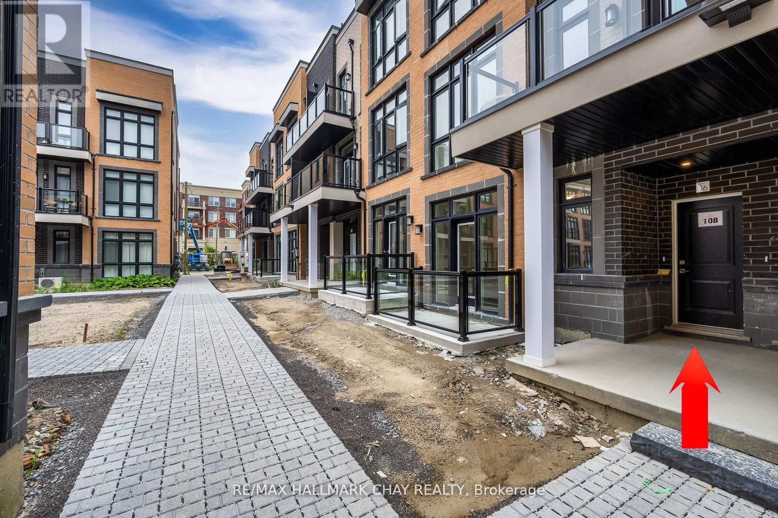 MLS® listing #29199281 for sale located at 16 - 6 SAYERS LANE