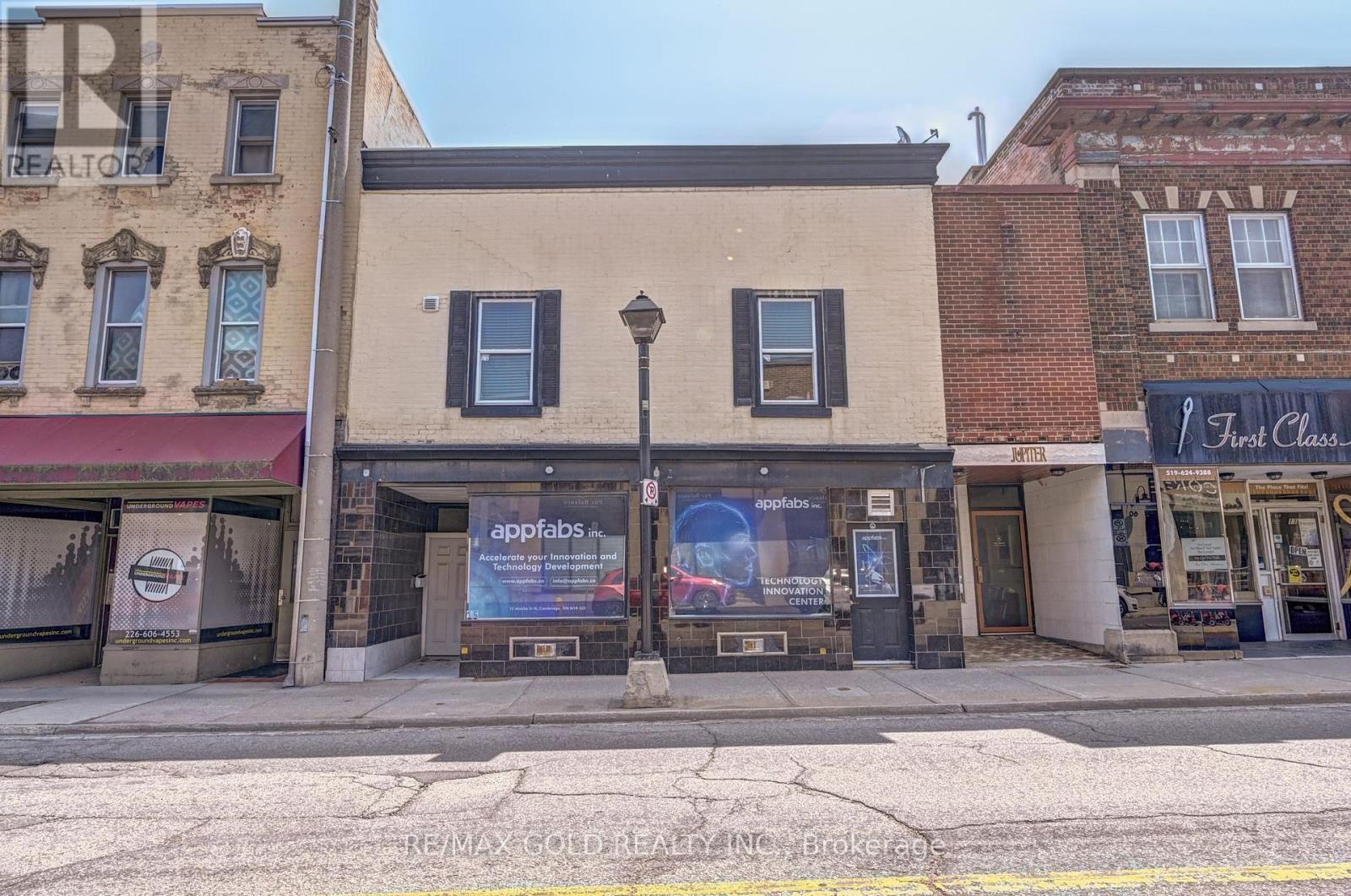 MLS® listing #29200379 for sale located at 15 AINSLIE STREET N