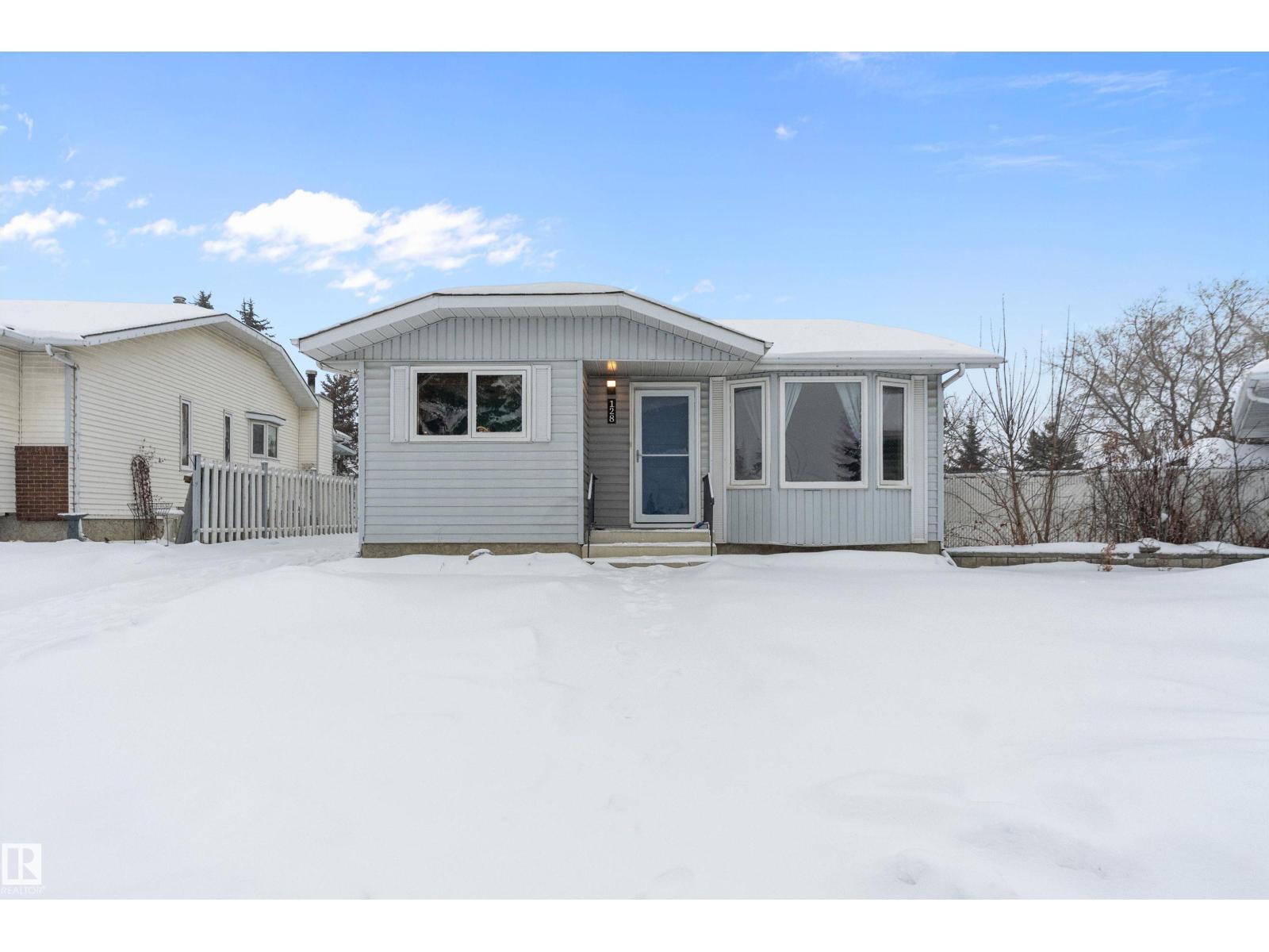 MLS® listing #29200835 for sale located at 128 WARWICK CR NW