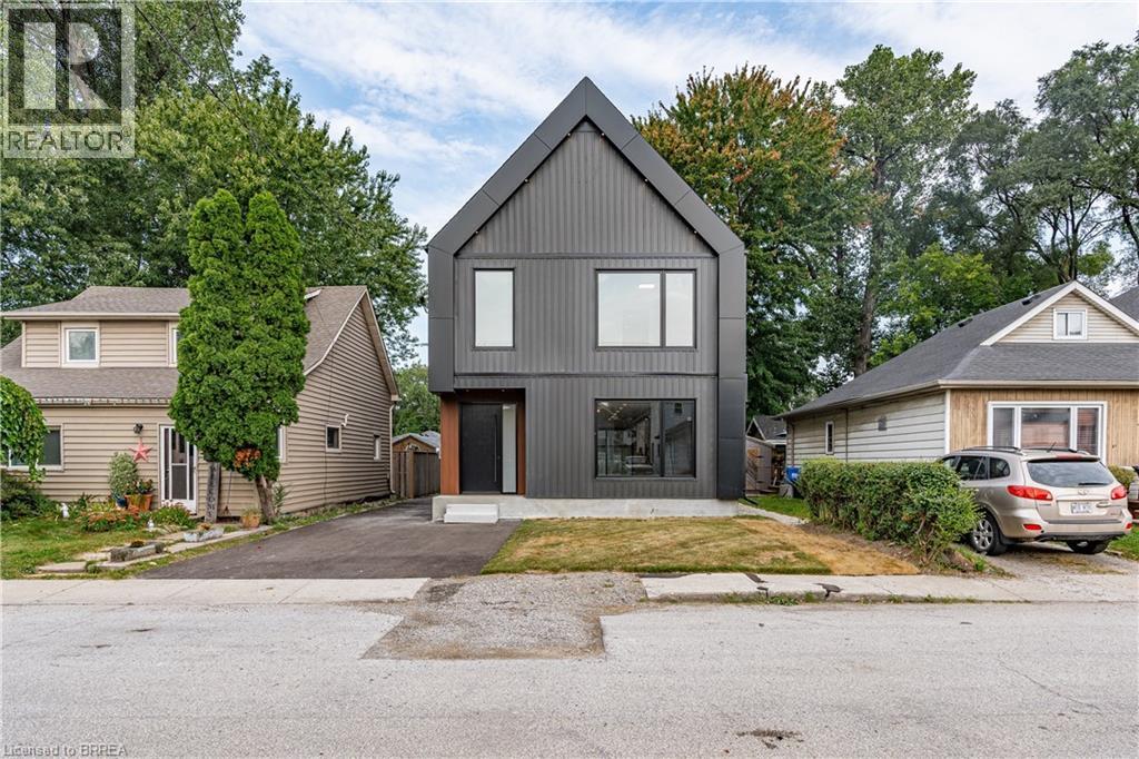 MLS® listing #29201775 for sale located at 21 CLARE Avenue