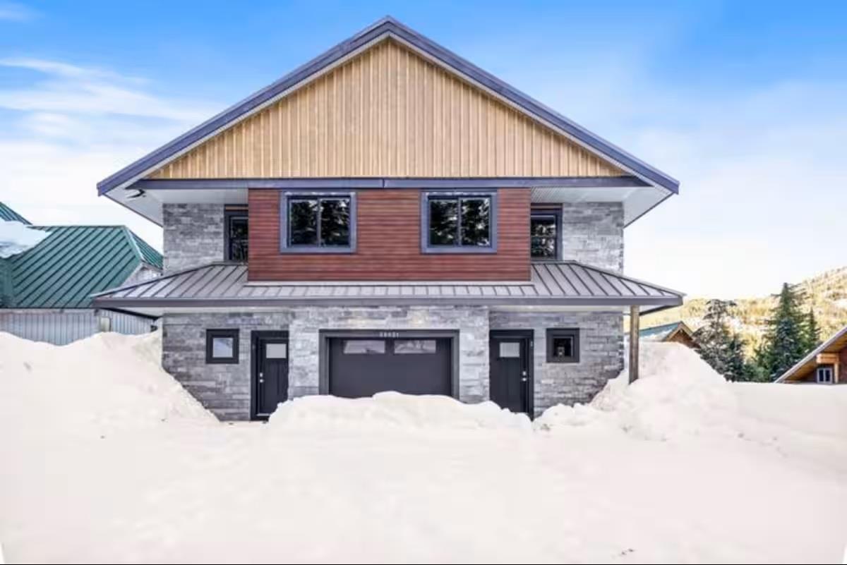 MLS® listing #29201916 for sale located at 1 20921 SNOWFLAKE CRESCENT