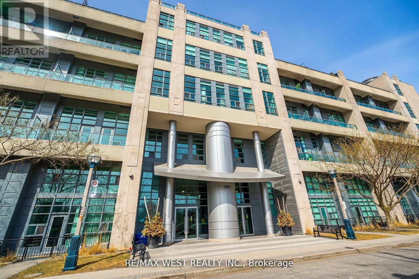 MLS® listing #29202096 for sale located at 333 - 380 MACPHERSON AVENUE