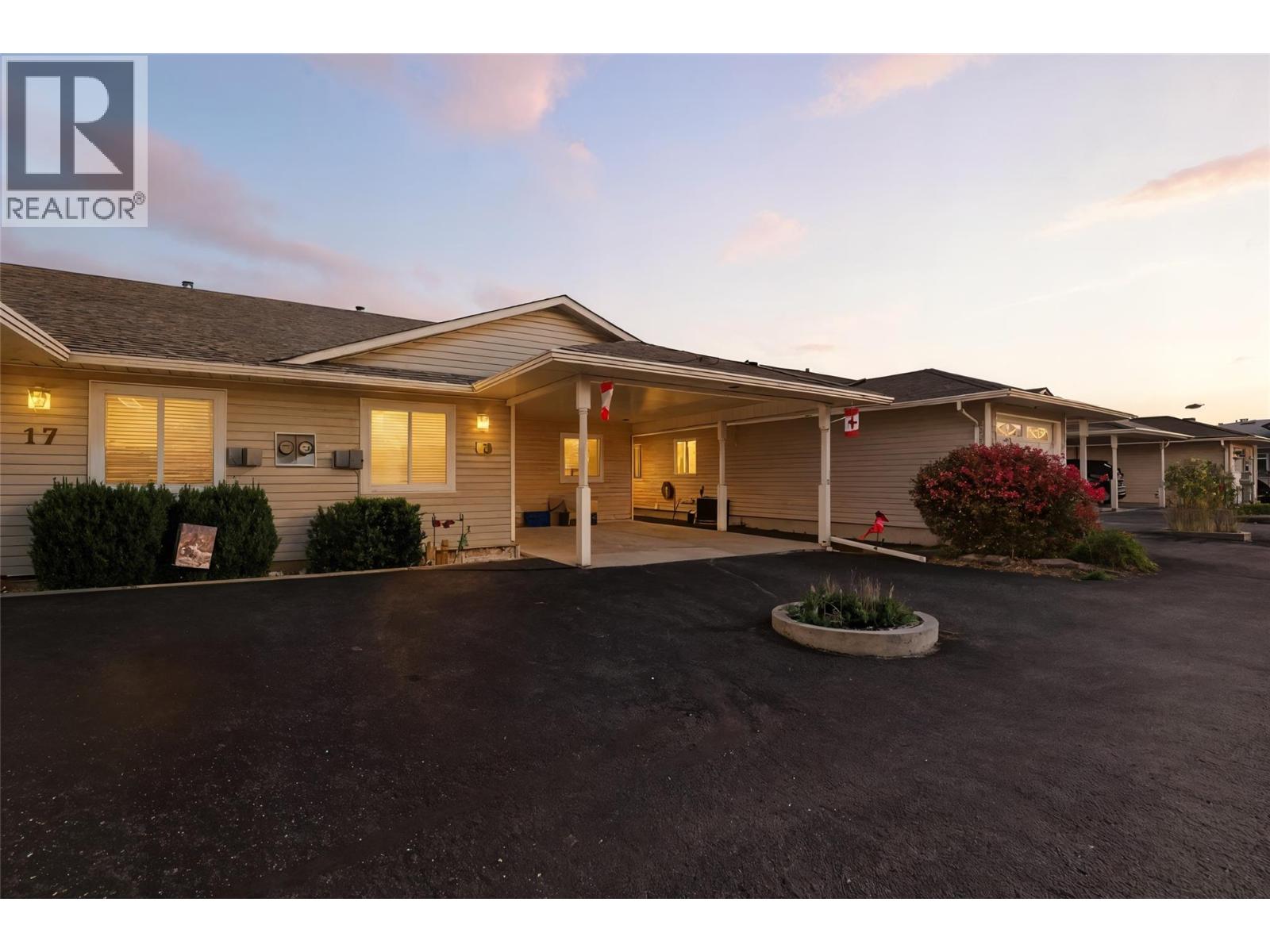 MLS® listing #29202435 for sale located at 1195 14th Street Unit# 18