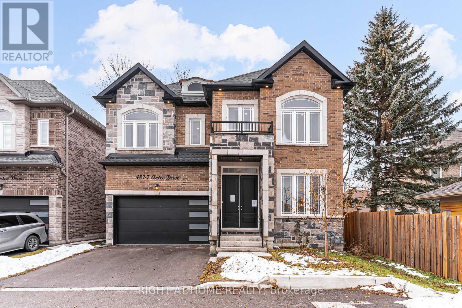 MLS® listing #29203273 for sale located at 7 - 487 AZTEC DRIVE