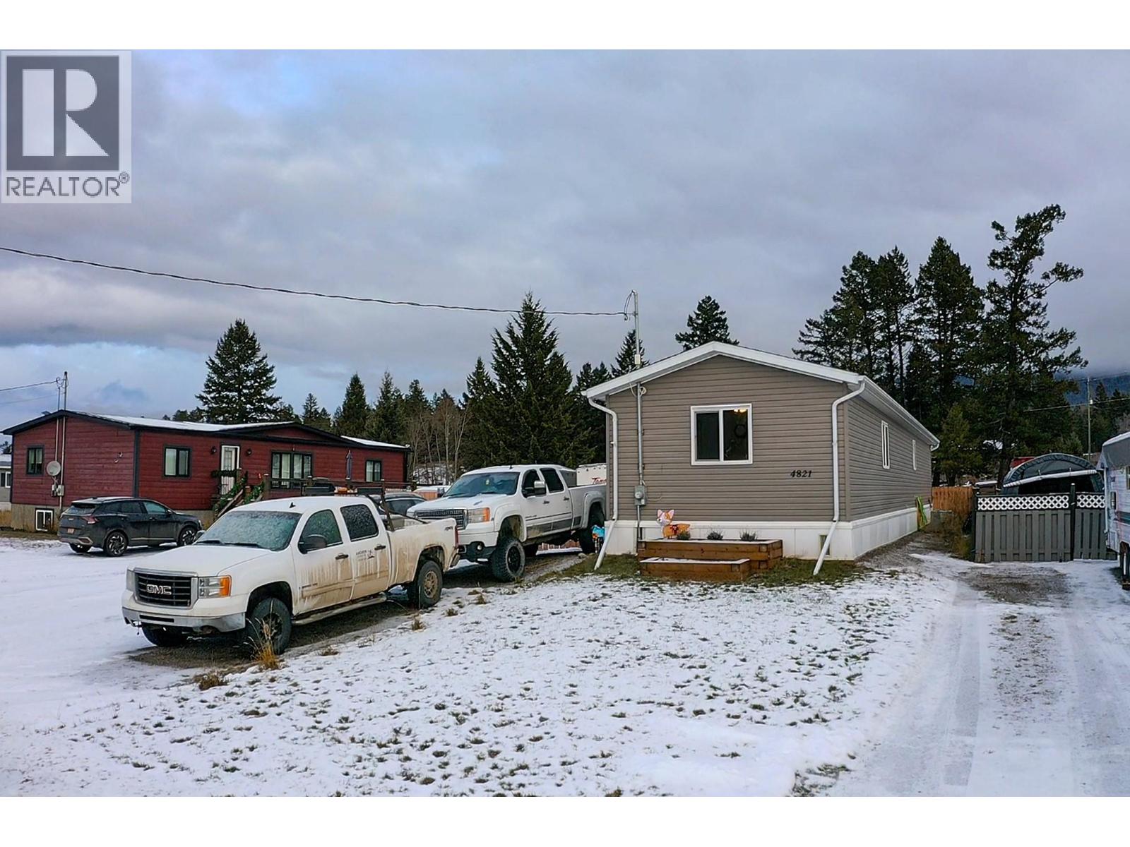 MLS® listing #29203296 for sale located at 4821 CRESCENTWOOD Drive