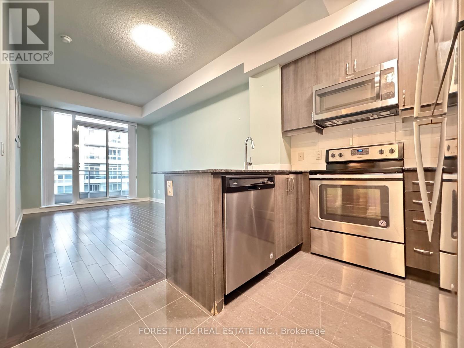 MLS® listing #29203515 for sale located at SW812 - 9191 YONGE STREET