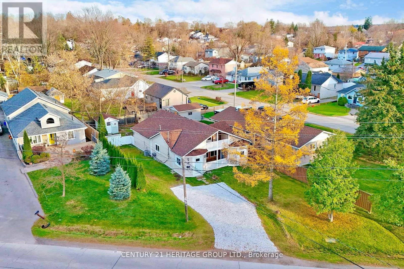MLS® listing #29203538 for sale located at 493 LAKE DRIVE S