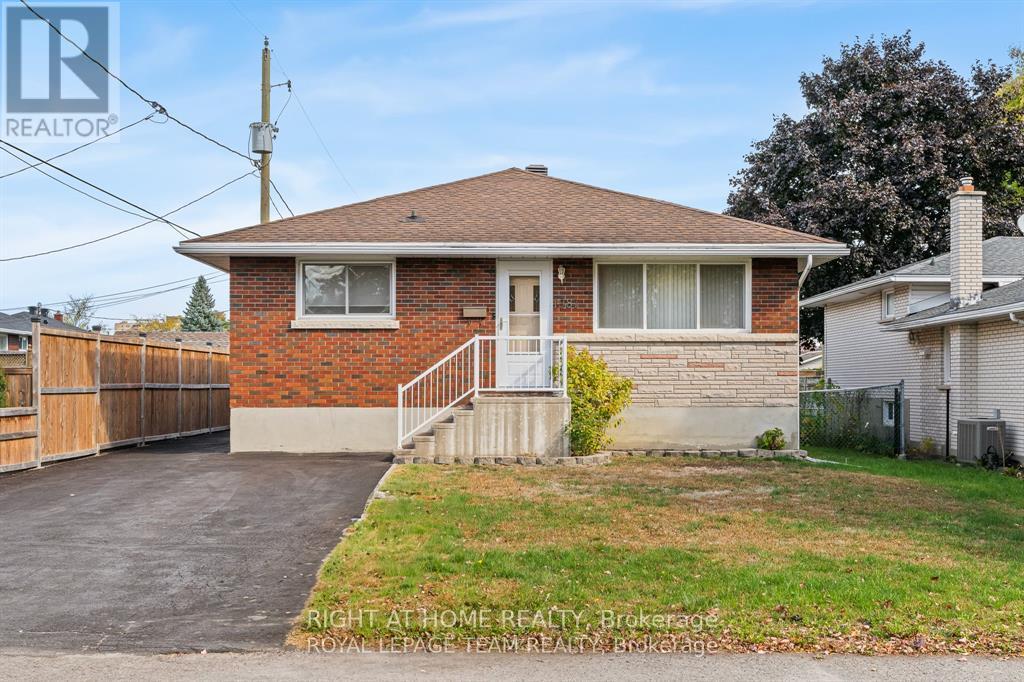 MLS® listing #29203967 for sale located at 1987 COCHRANE STREET