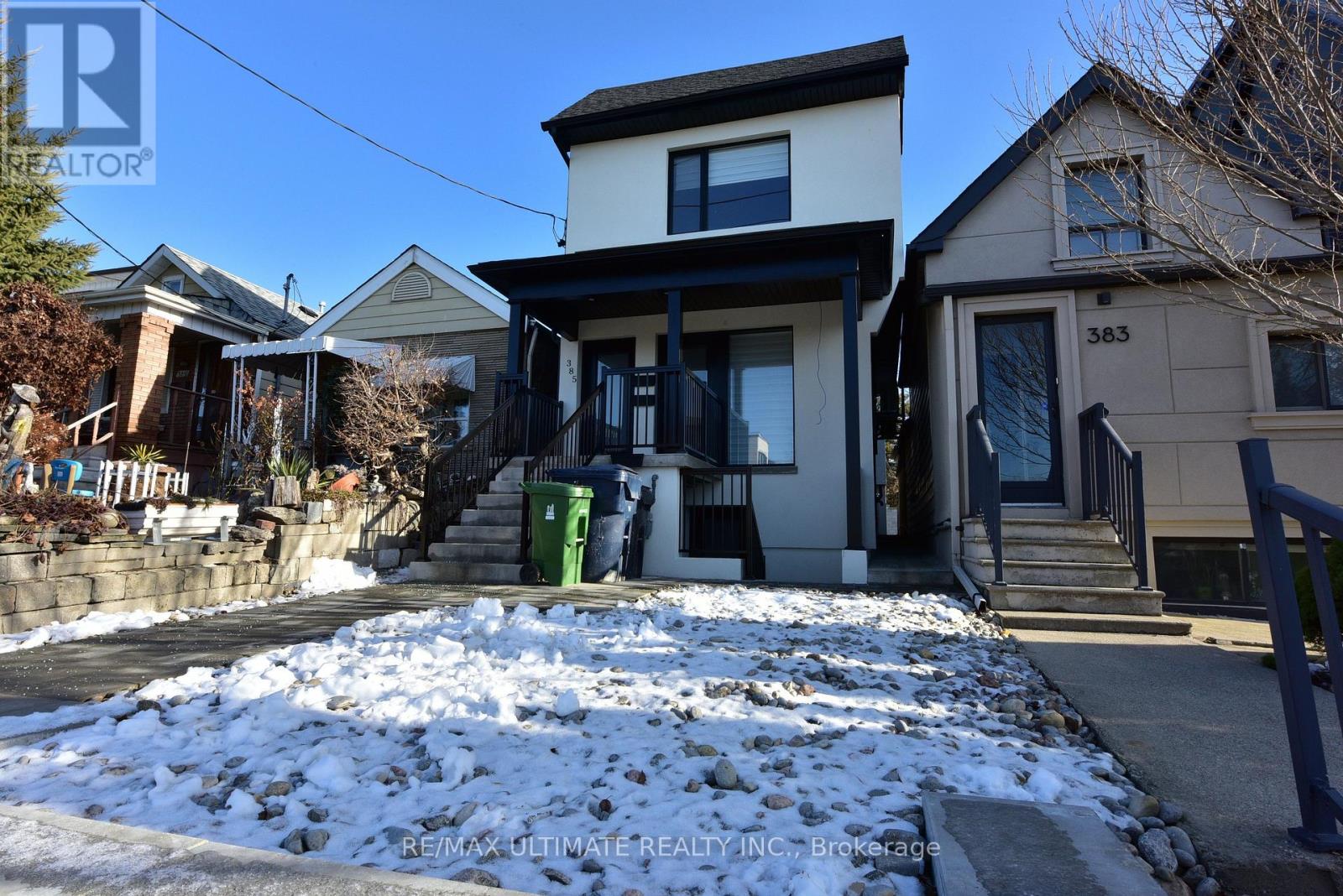MLS® listing #29204059 for sale located at 2ND FLOOR - 385 MCROBERTS AVENUE