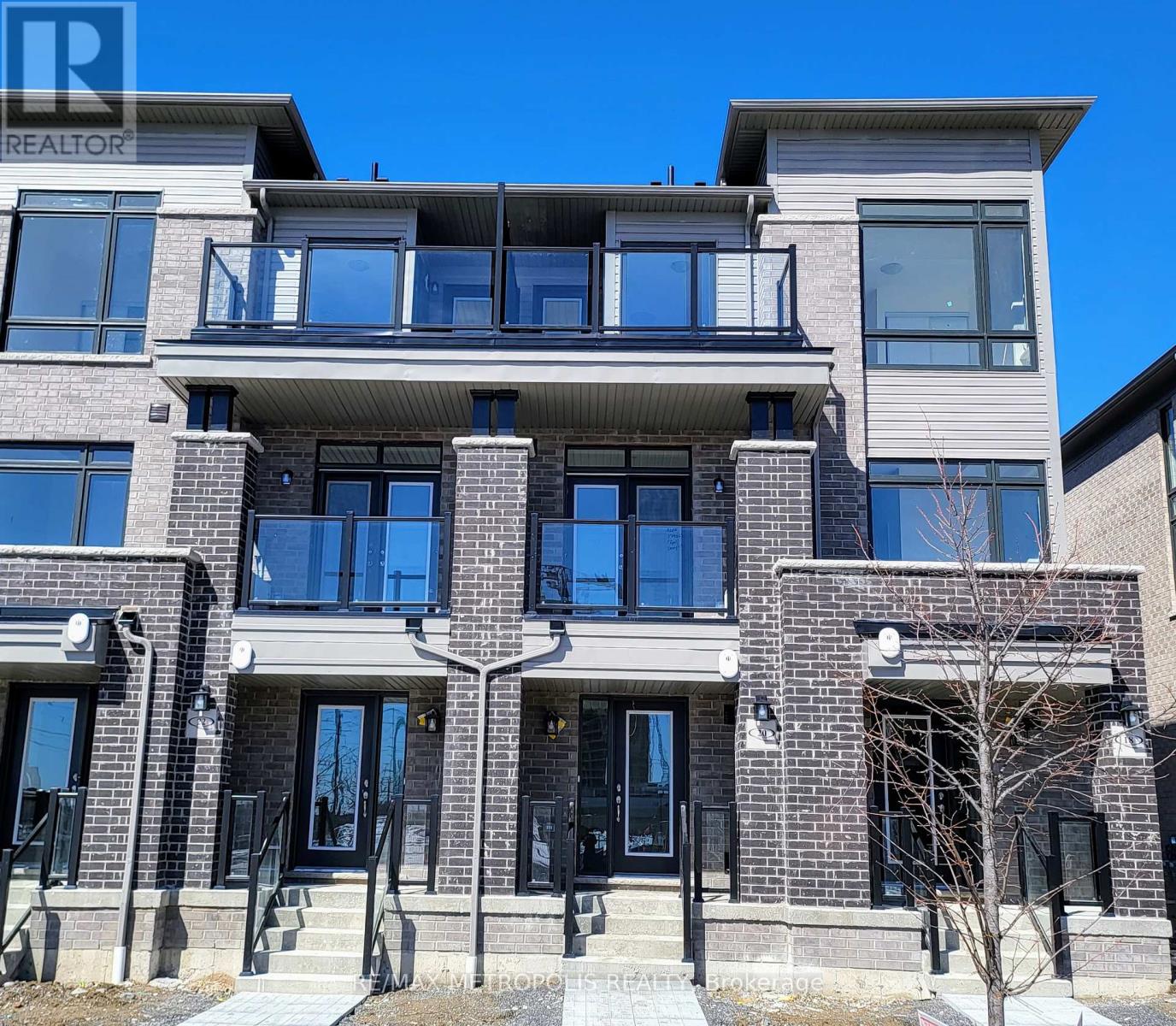 MLS® listing #29204927 for sale located at 20 ESQUIRE WAY