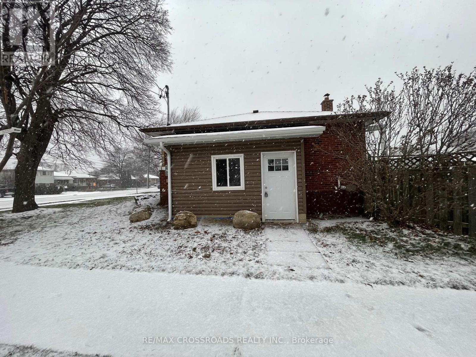 MLS® listing #29205162 for sale located at LOWER - 493 UPPER GAGE AVENUE