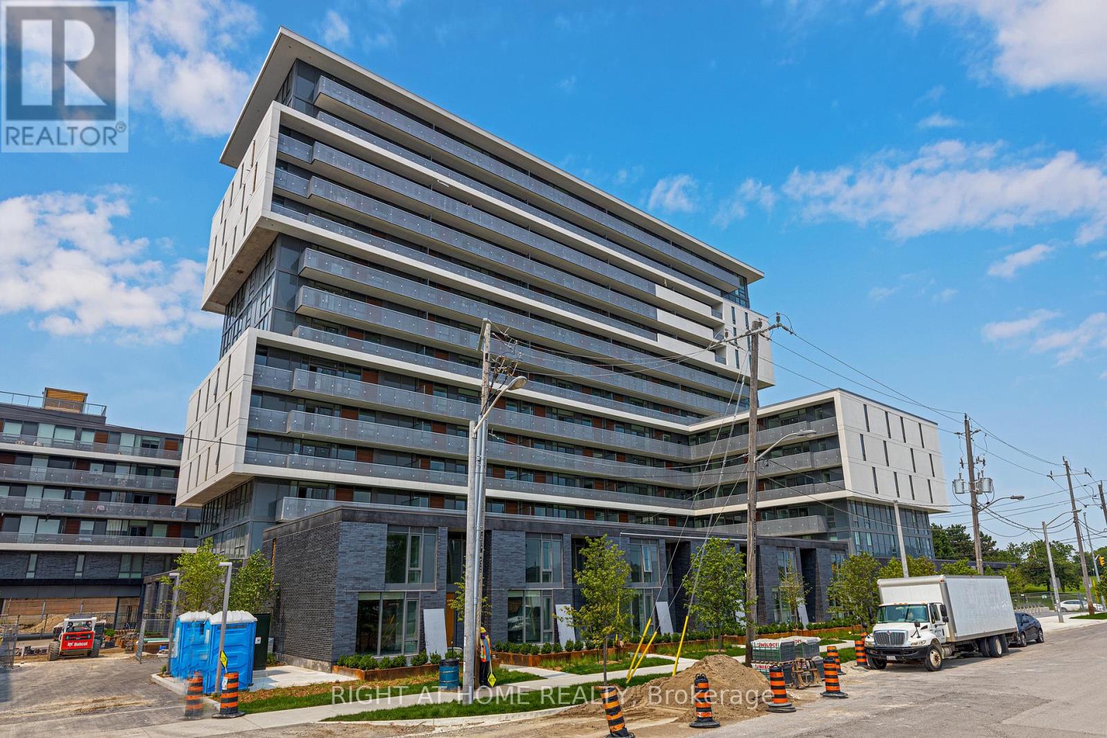 MLS® listing #29205235 for sale located at 325 - 120 VARNA DRIVE