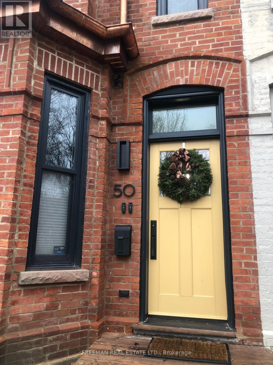 MLS® listing #29205888 for sale located at 2 - 50 RUSSELL STREET