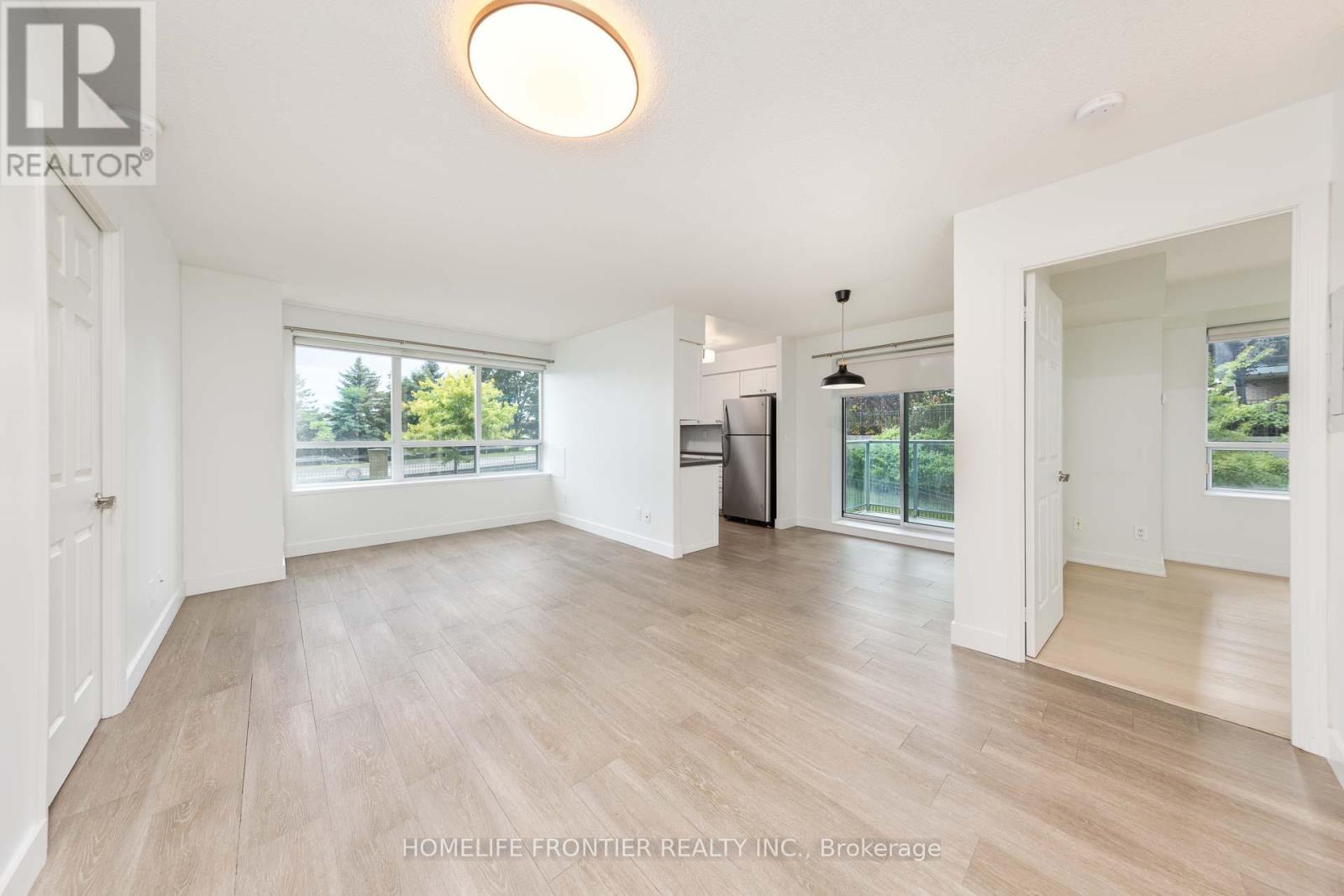 MLS® listing #29206757 for sale located at 210 - 23 ONEIDA CRESCENT