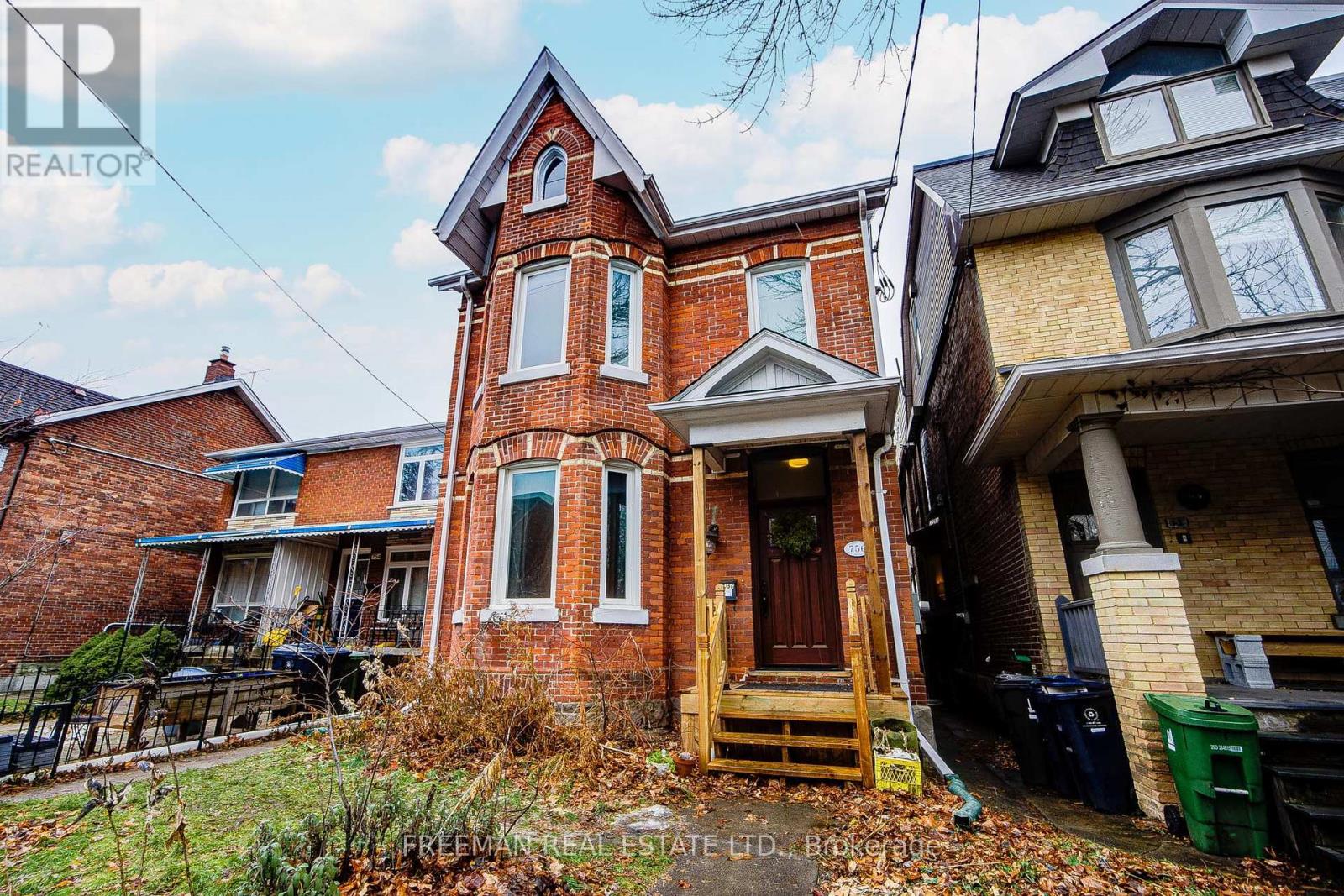 MLS® listing #29207265 for sale located at MAIN FL - 756 ECULID AVENUE