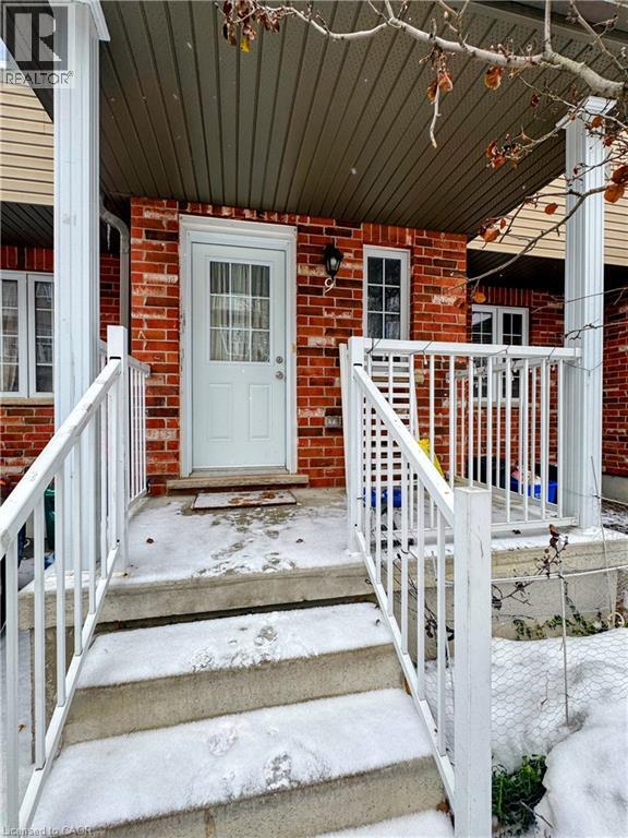 MLS® listing #29207534 for sale located at 55 MOOREGATE Crescent Unit# 9