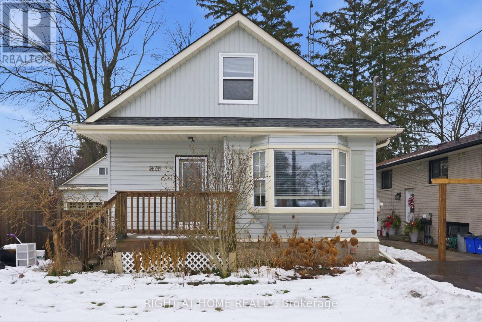 MLS® listing #29207700 for sale located at 1414 SIMCOE STREET N