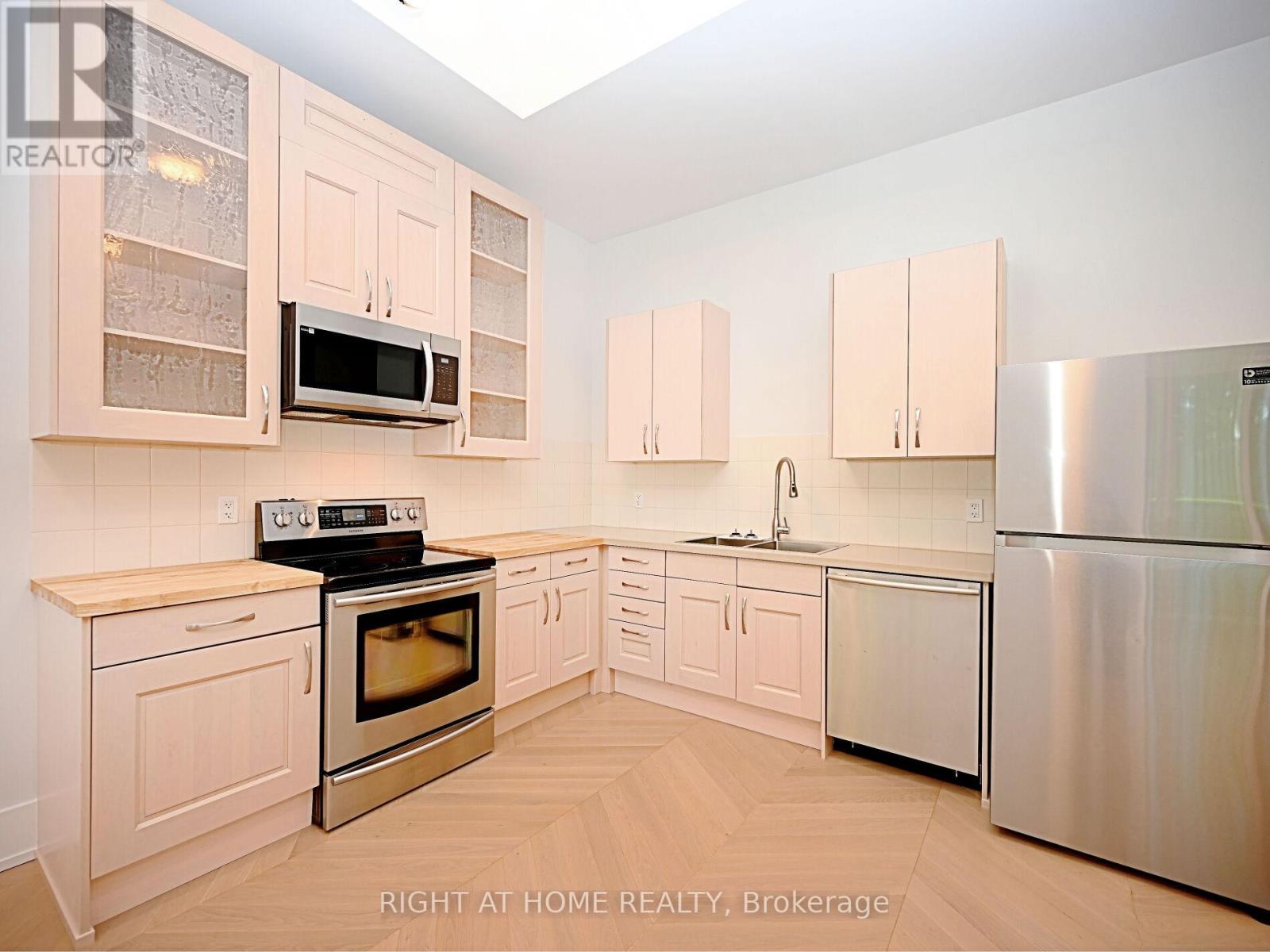 MLS® listing #29207720 for sale located at 50B WOODLAWN AVENUE