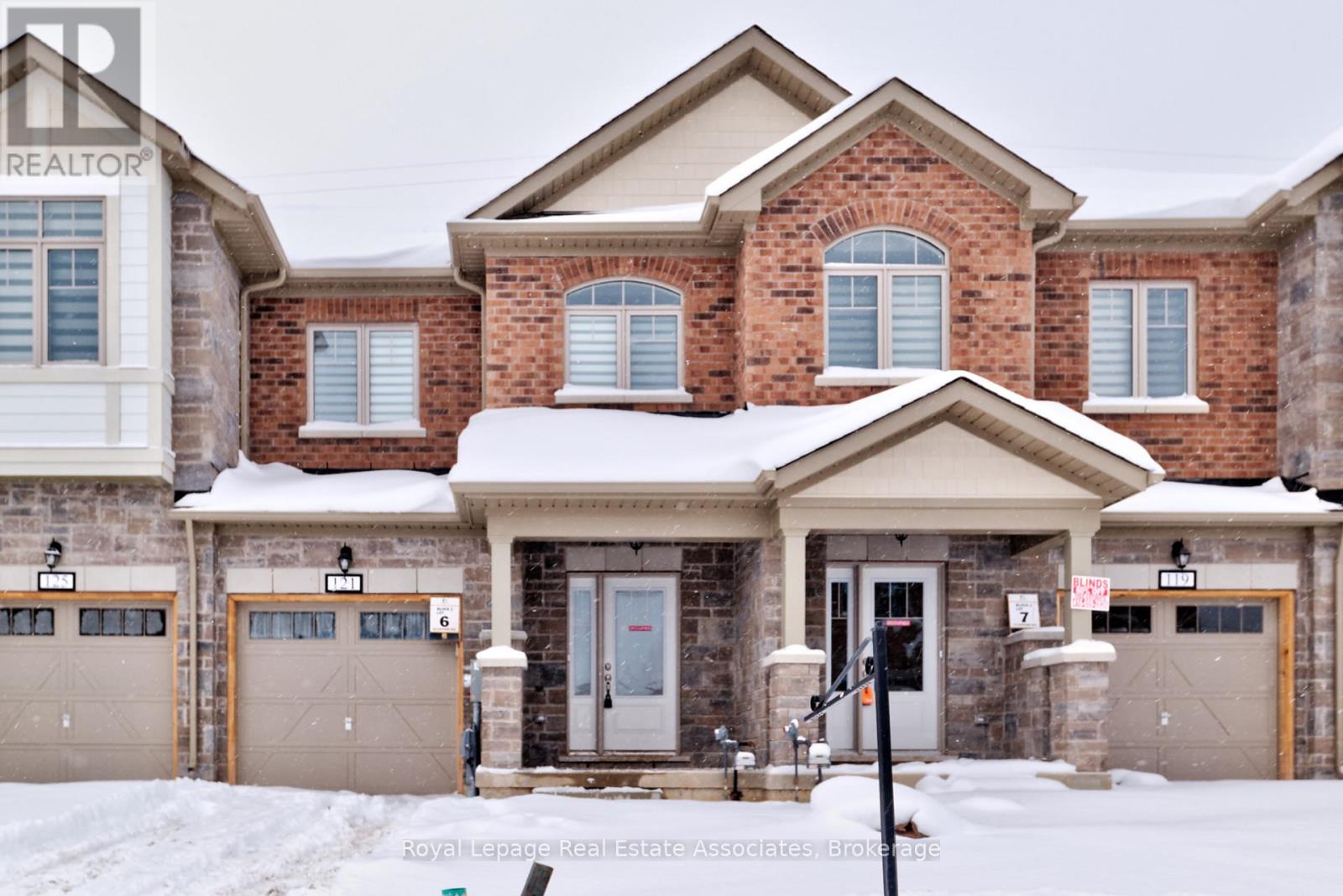 MLS® listing #29207721 for sale located at 121 SAPPHIRE WAY